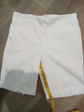 Chico's  2.5 Plus Size (14) Perfect Stretch White 9.5" Inseam Bermuda Shorts